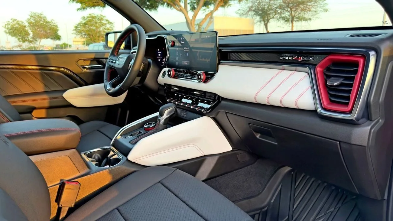 2025 GMC Canyon AT4X angeboten von einem Fachhändler in Dubai, Vereinigte Arabische Emirate, Foto 10 von 13