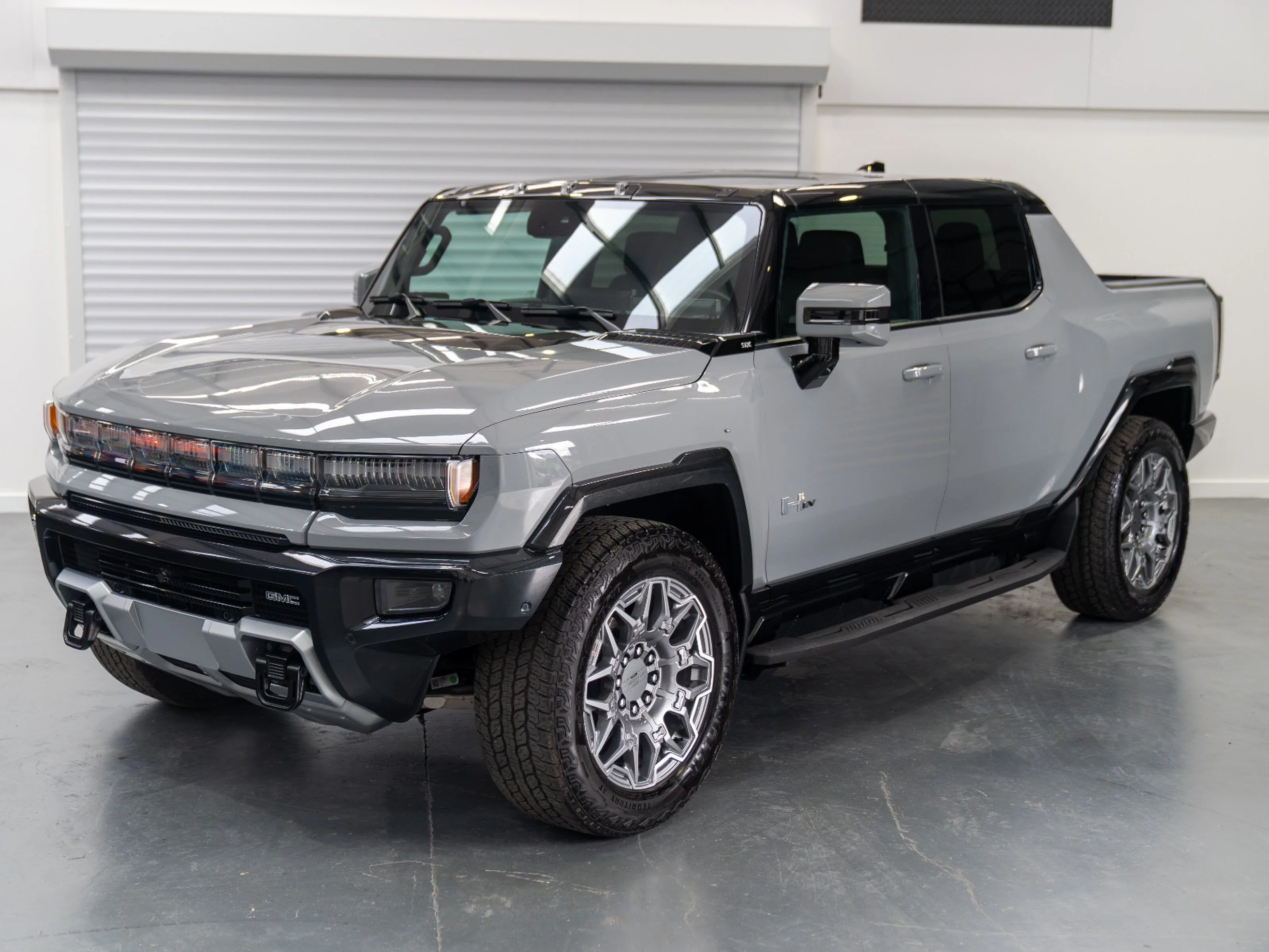 2025 GMC HUMMER EV Pickup 3X offered by a specialist dealer in London, United Kingdom, main photo
