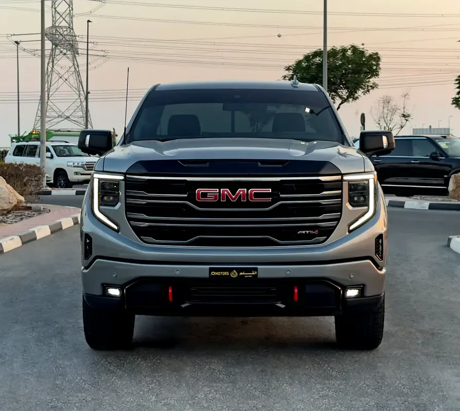2025 GMC Sierra 1500 AT4, 2/11