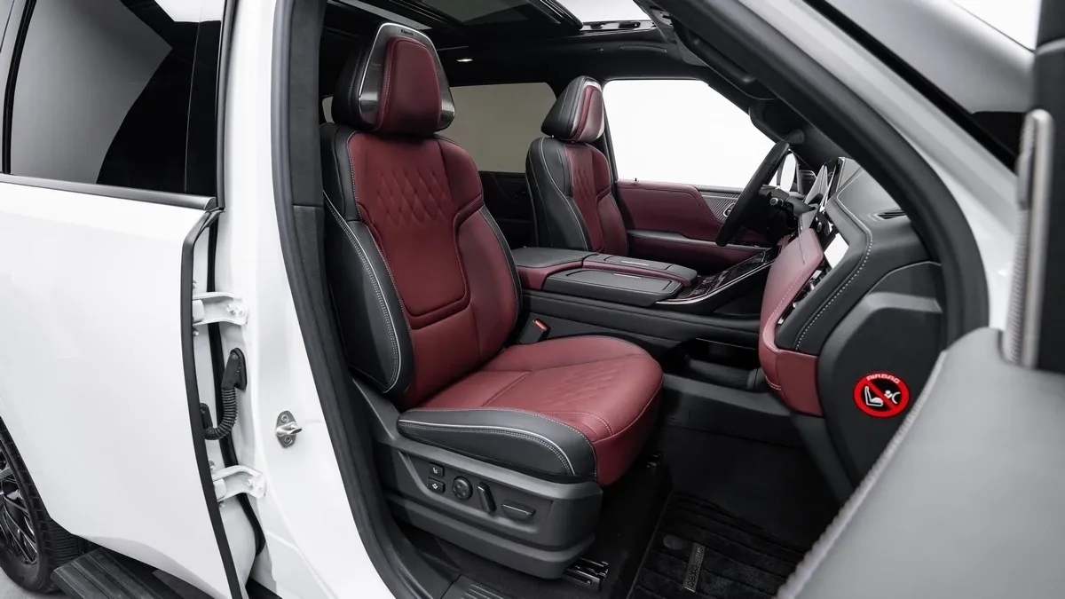 2025 Infiniti QX80 Autograph angeboten von einem Fachhändler in Dubai, Vereinigte Arabische Emirate, Foto 19 von 25