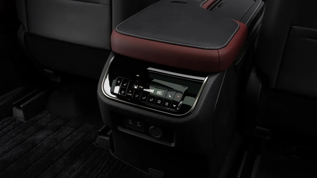 2025 Infiniti QX80 Autograph angeboten von einem Fachhändler in Dubai, Vereinigte Arabische Emirate, Foto 23 von 25
