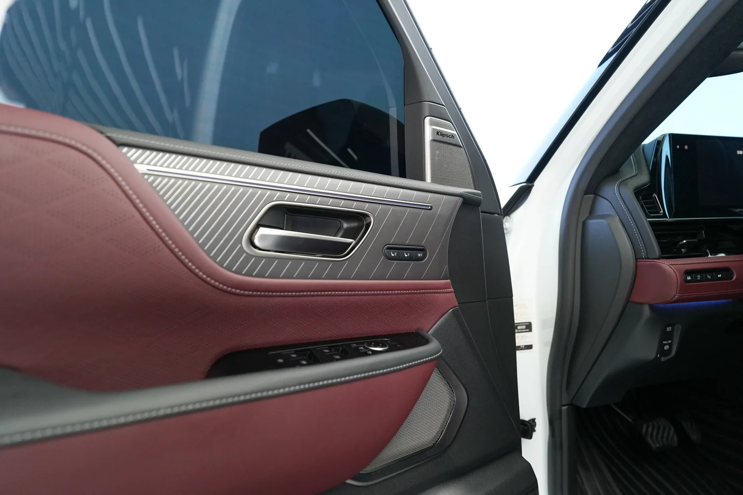 2025 Infiniti QX80 Autograph, 2/18
