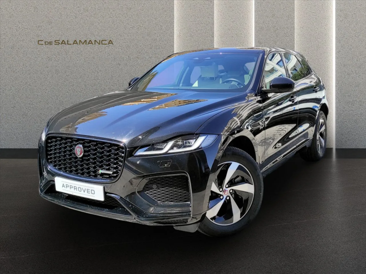 2025 Jaguar F-Pace offered by a specialist dealer in Marbella, main photo