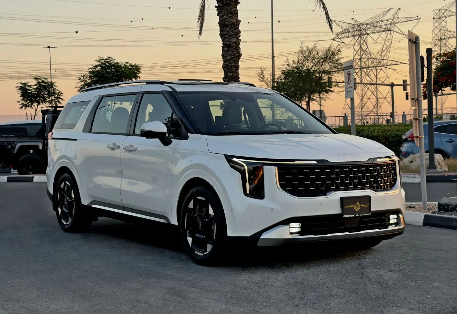 2025 Kia Carnival Ex Dlx angeboten von einem Fachhändler in Dubai, Vereinigte Arabische Emirate, Foto 3 von 14