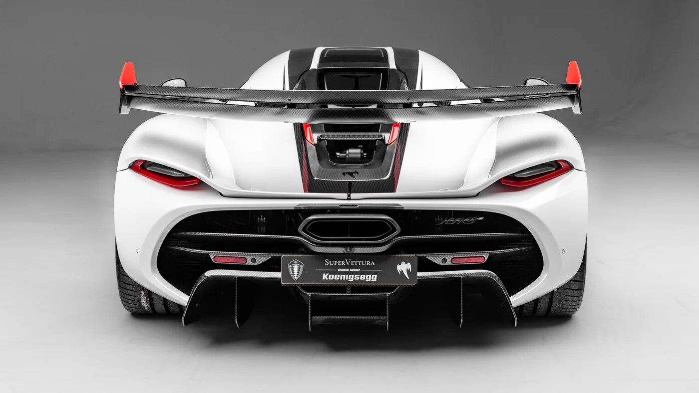 2025 Koenigsegg Jesko Attack offered by a specialist dealer in Sunningdale, United Kingdom, photo 6 of 10