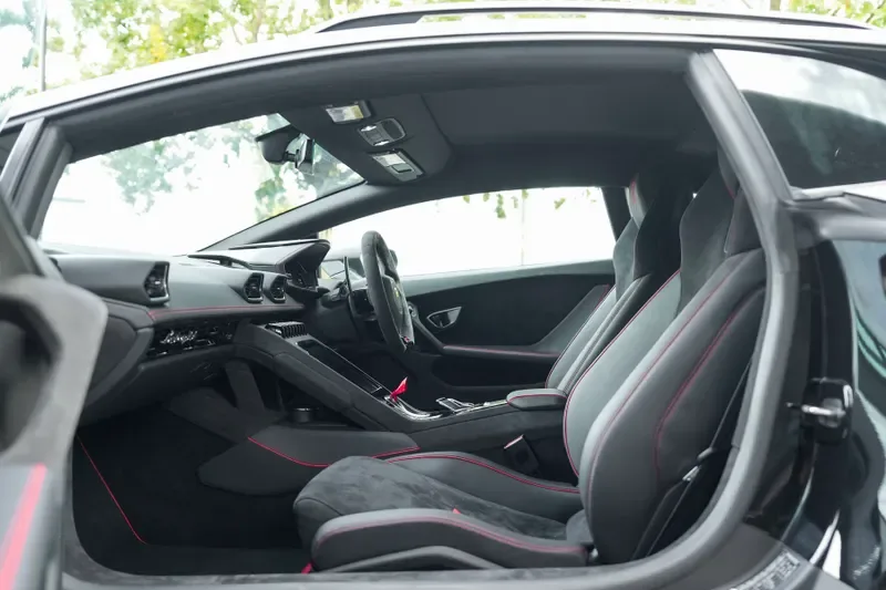 2025 Lamborghini Huracán Sterrato, 6/20