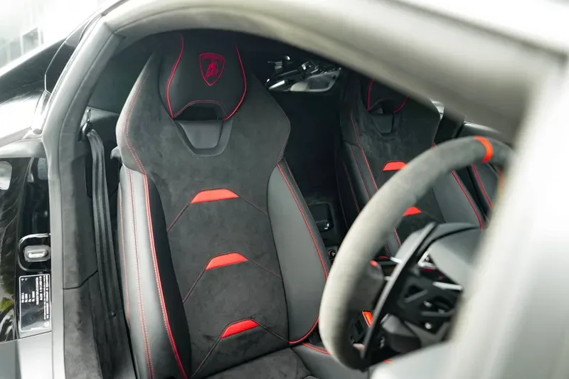 2025 Lamborghini Huracán Sterrato, 12/20
