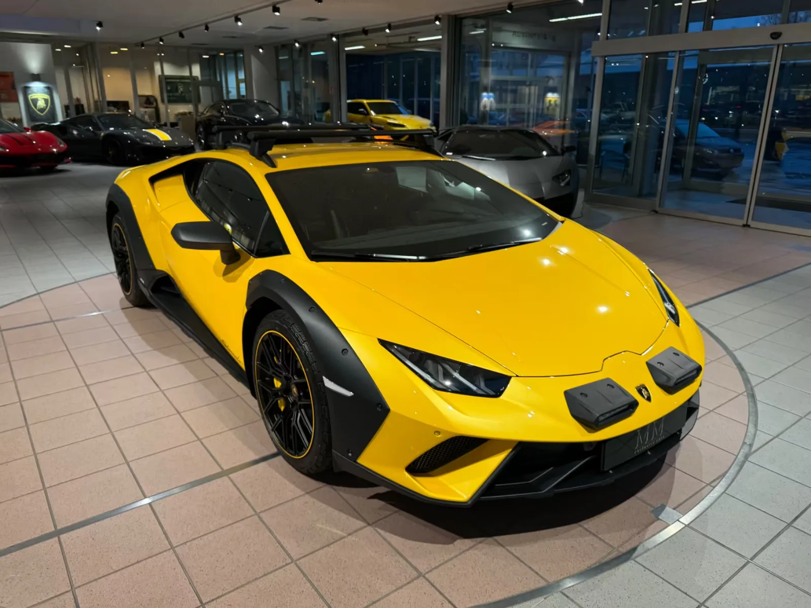 2025 Lamborghini Huracán Sterrato proposée par un concessionnaire spécialisé à Hannover, Allemagne, photo principale