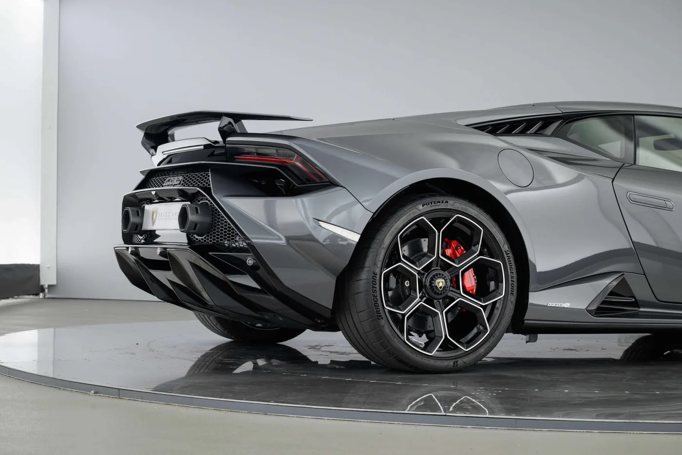 2025 Lamborghini Huracán Tecnica angeboten von einer Vertragshändlergruppe in Hatfield, Vereinigtes Königreich, Foto 19 von 20