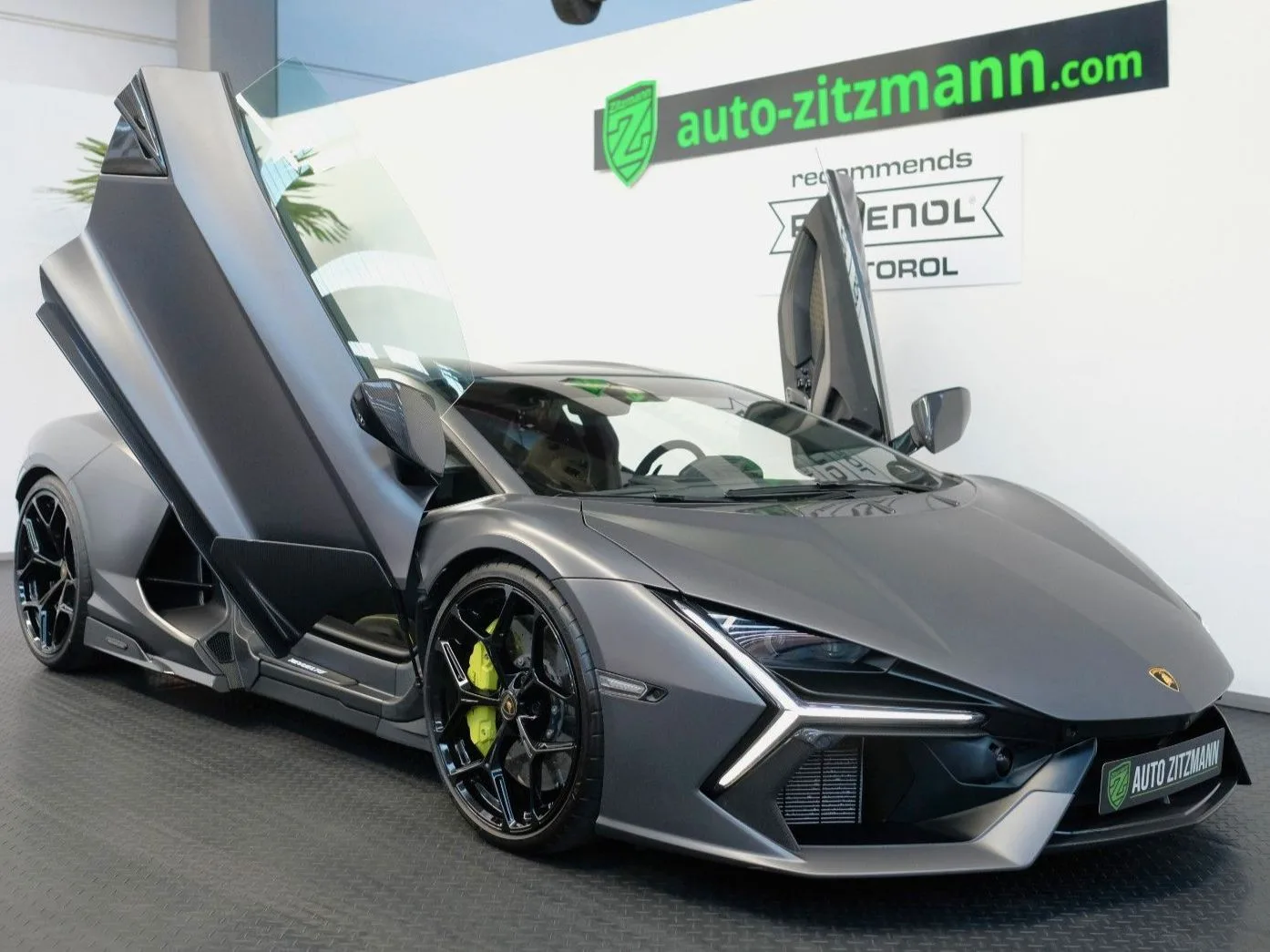 2025 Lamborghini Revuelto, 2/30