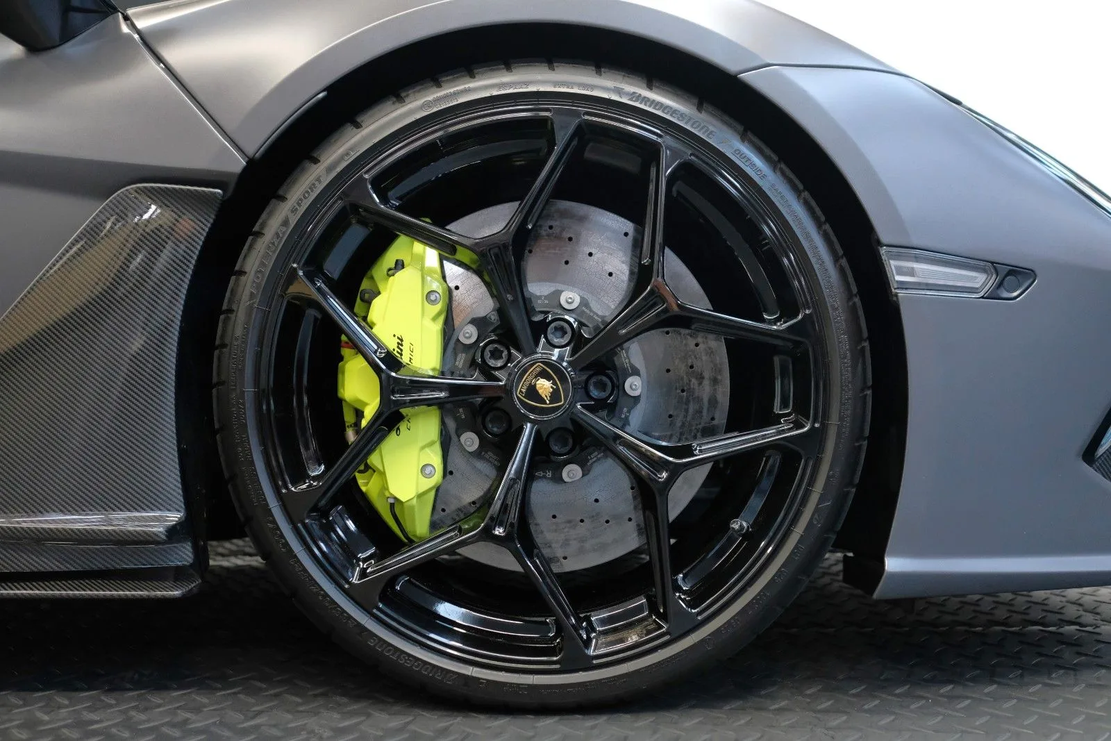 2025 Lamborghini Revuelto, 11/30