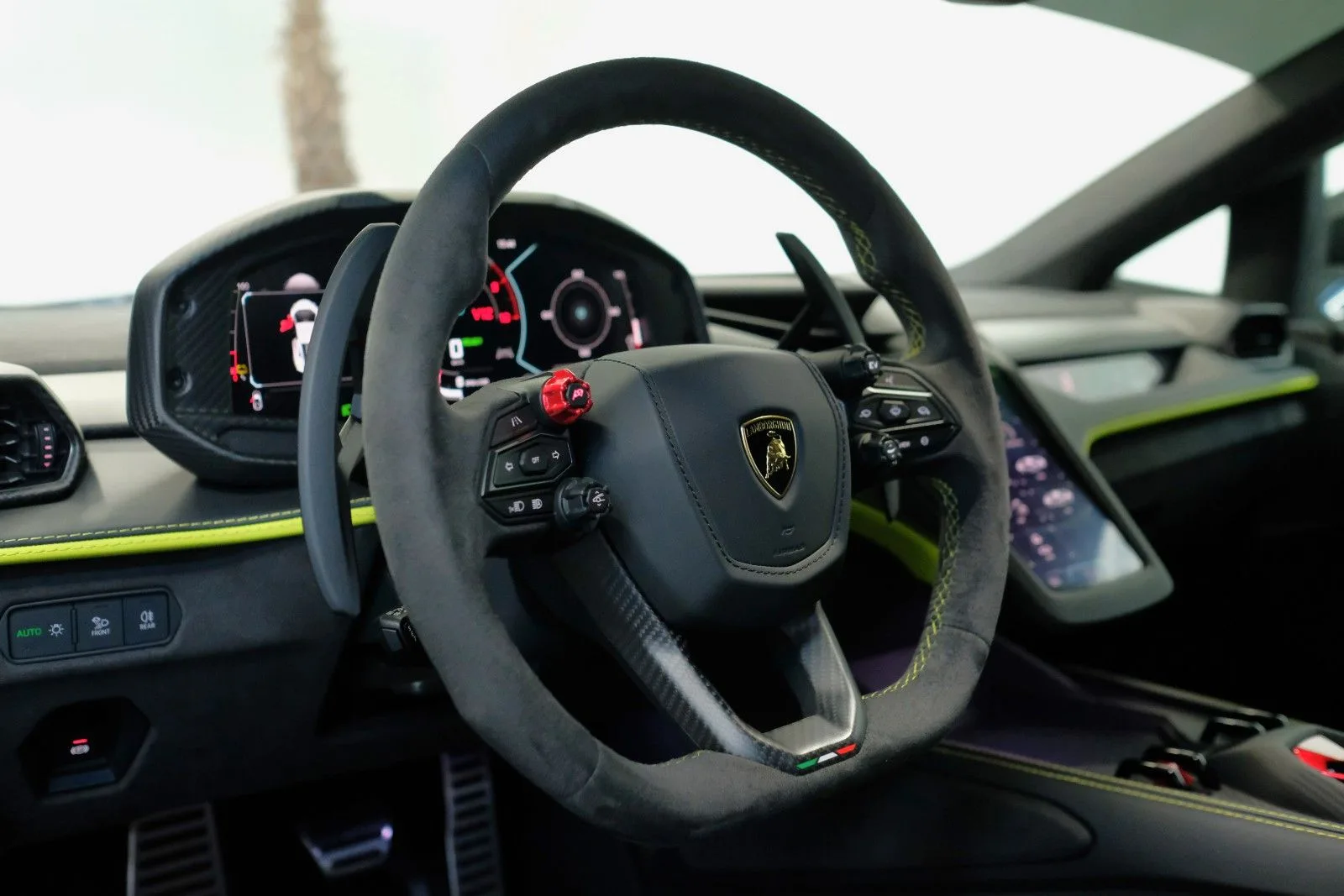 2025 Lamborghini Revuelto, 15/30
