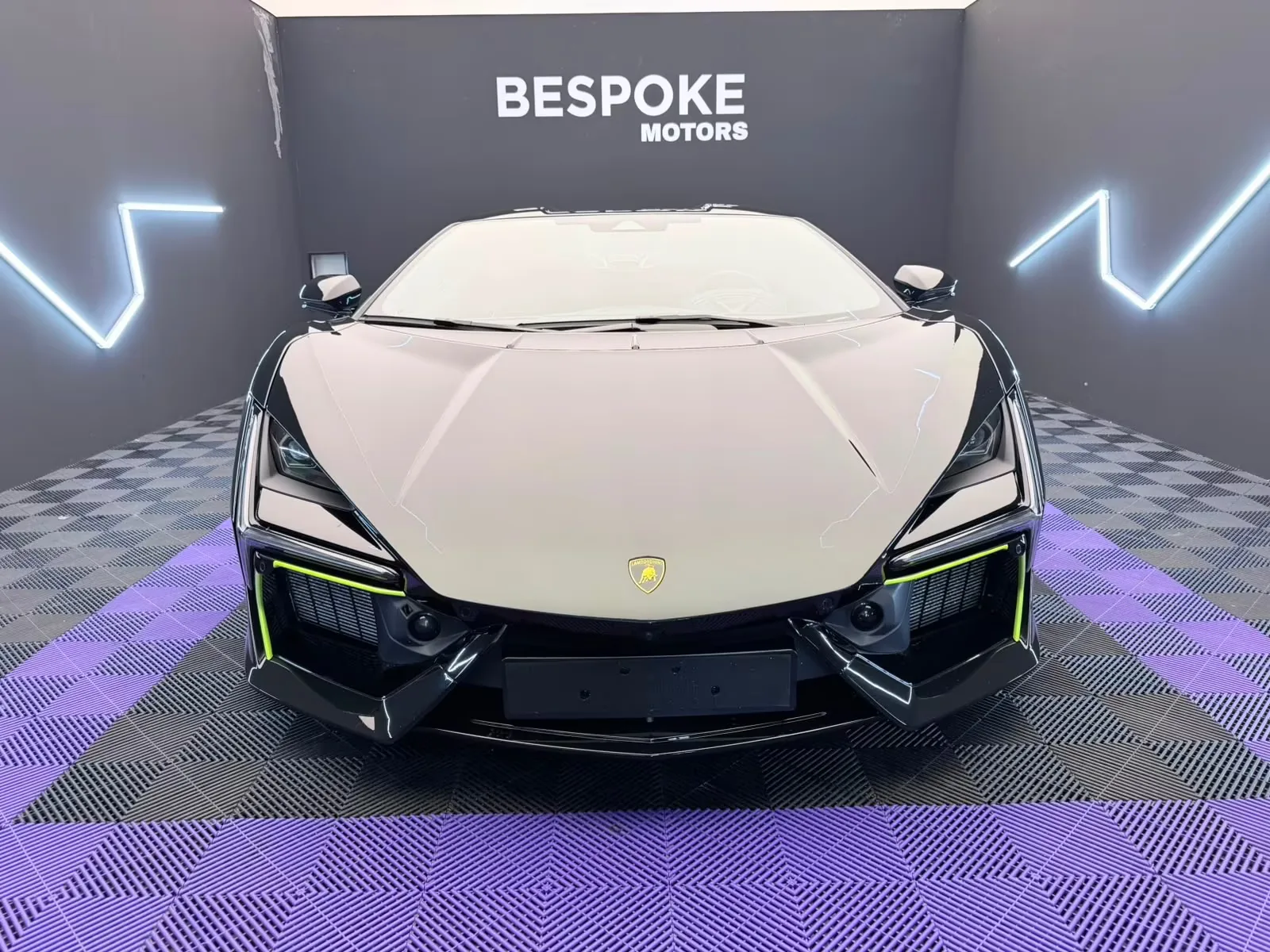 2025 Lamborghini Revuelto, 2/21