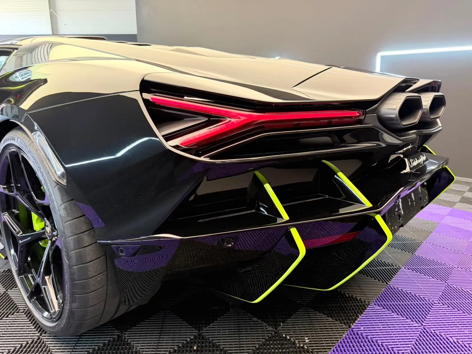 2025 Lamborghini Revuelto, 4/21