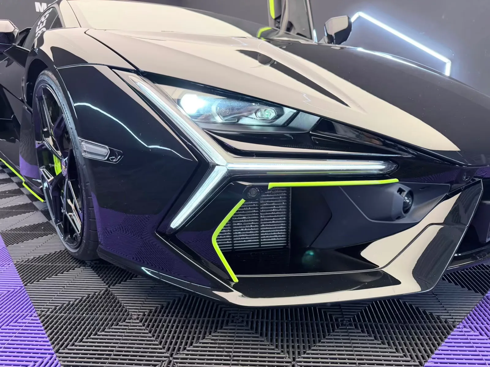 2025 Lamborghini Revuelto, 7/21