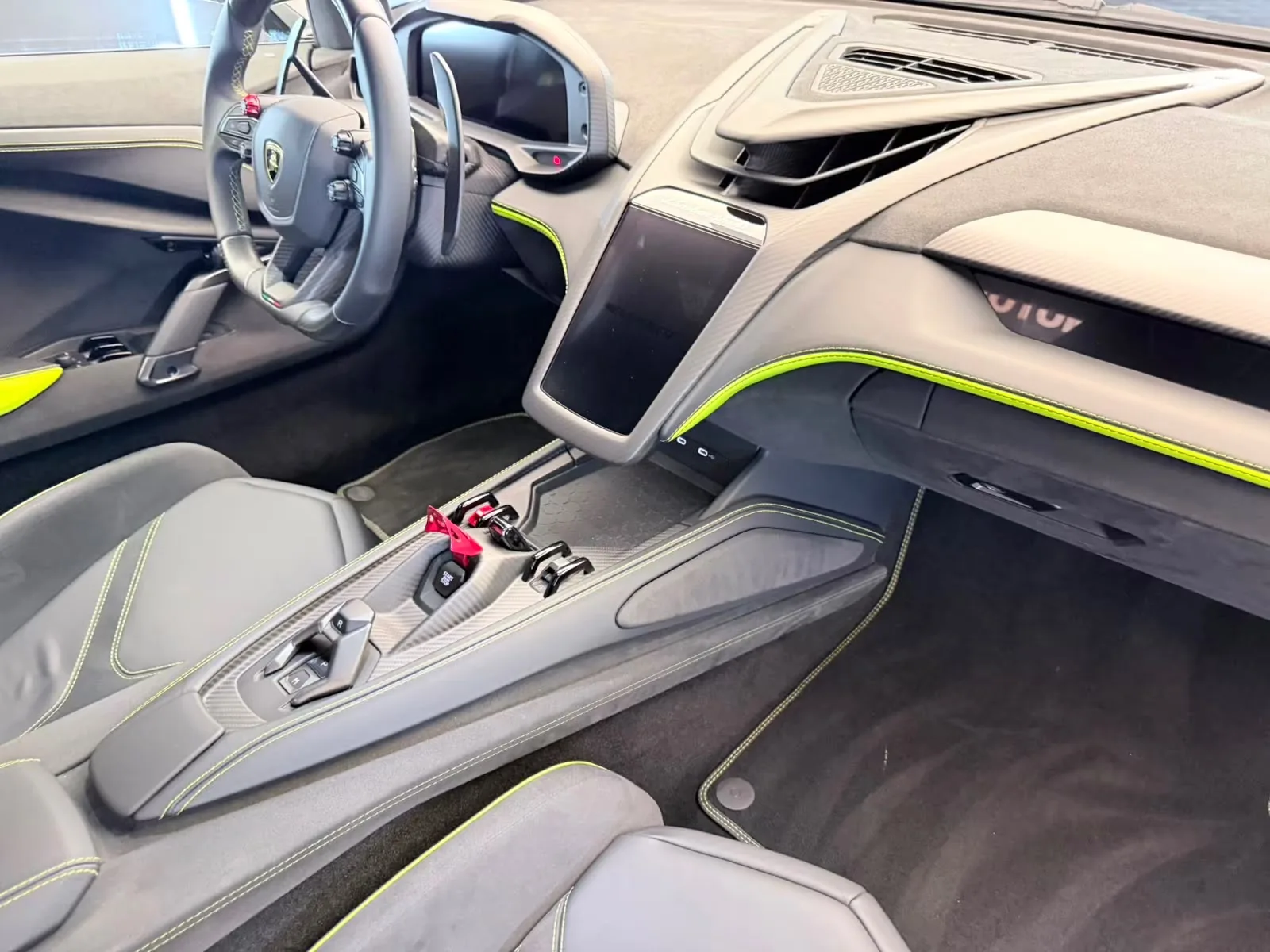 2025 Lamborghini Revuelto, 13/21
