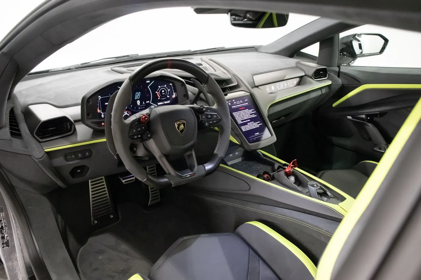 2025 Lamborghini Revuelto angeboten von einem Supersportwagenhändler in Zibido San Giacomo, Italien, Foto 9 von 24