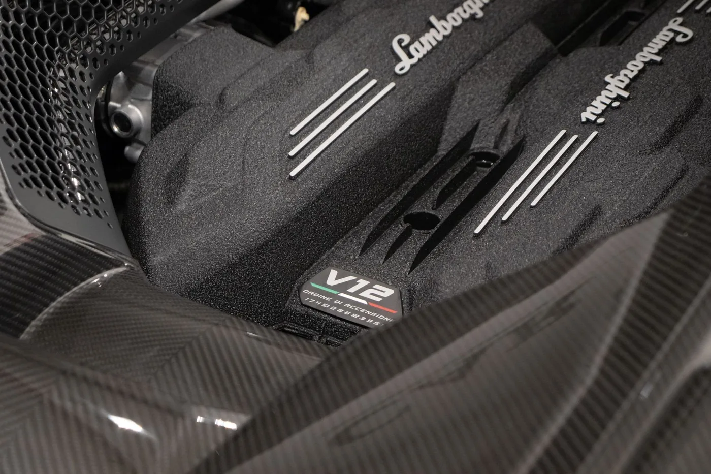 2025 Lamborghini Revuelto angeboten von einem Supersportwagenhändler in Zibido San Giacomo, Italien, Foto 12 von 24