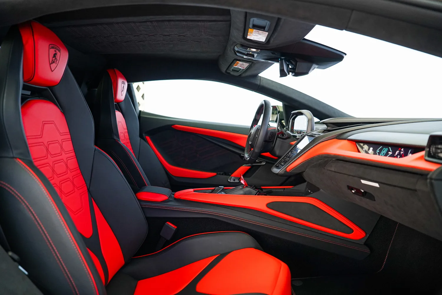 2025 Lamborghini Revuelto, 16/17
