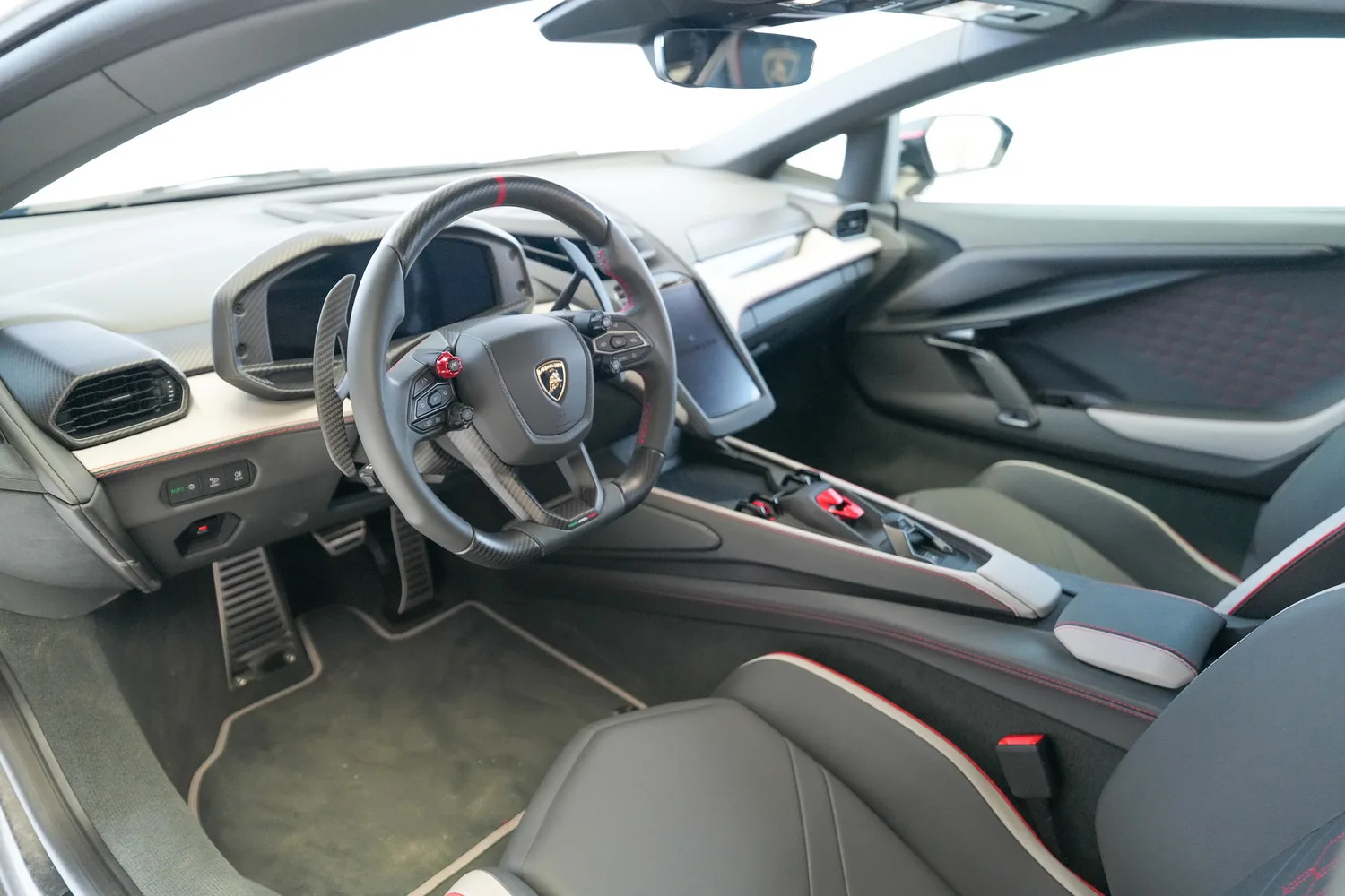 2025 Lamborghini Revuelto Ad Personam Alpha, 2/20
