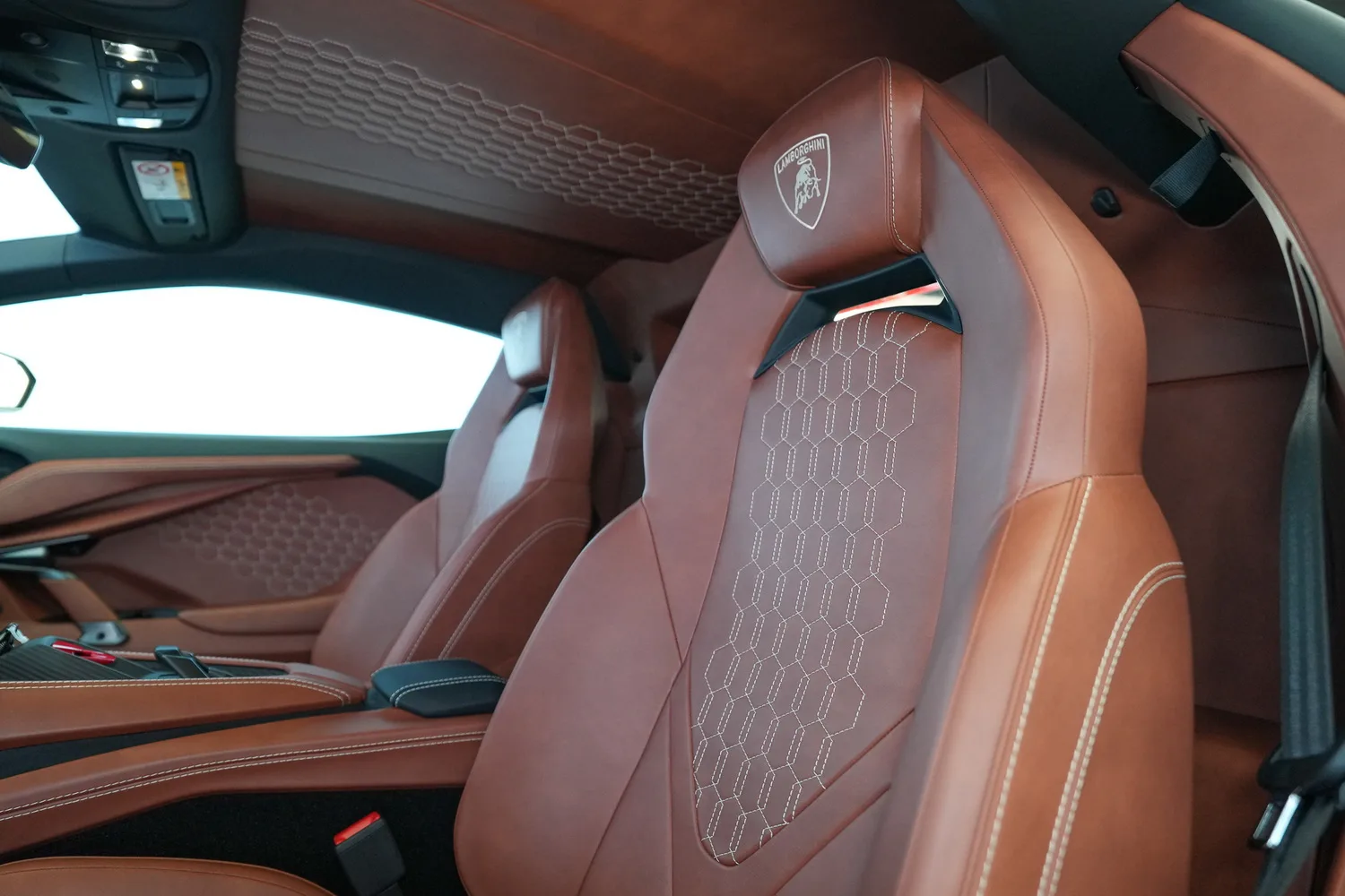 2025 Lamborghini Revuelto Ad Personam Alpha, 3/20
