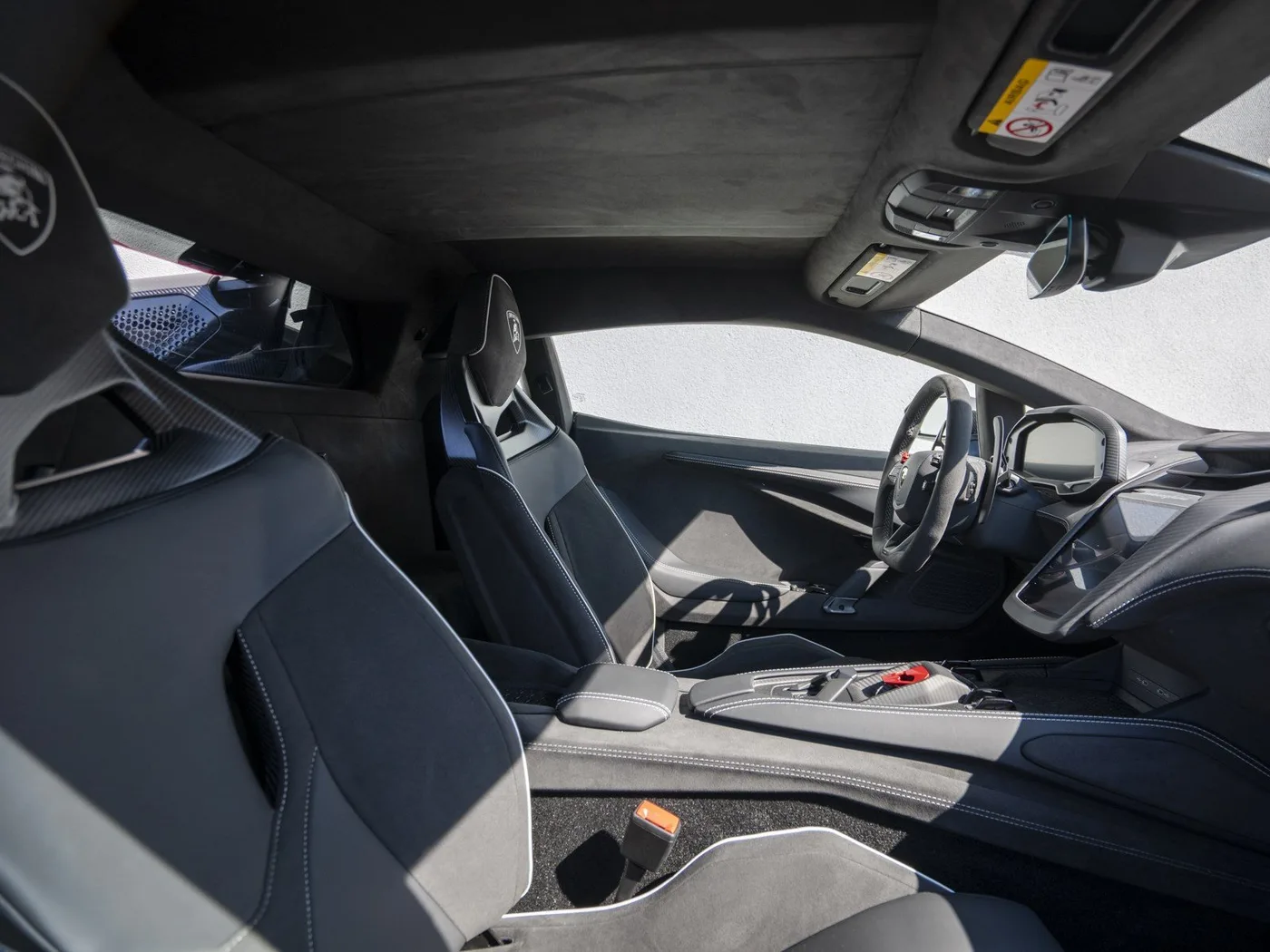2025 Lamborghini Revuelto proposée par un concessionnaire spécialisé à Singen, Allemagne, photo 9 sur 15