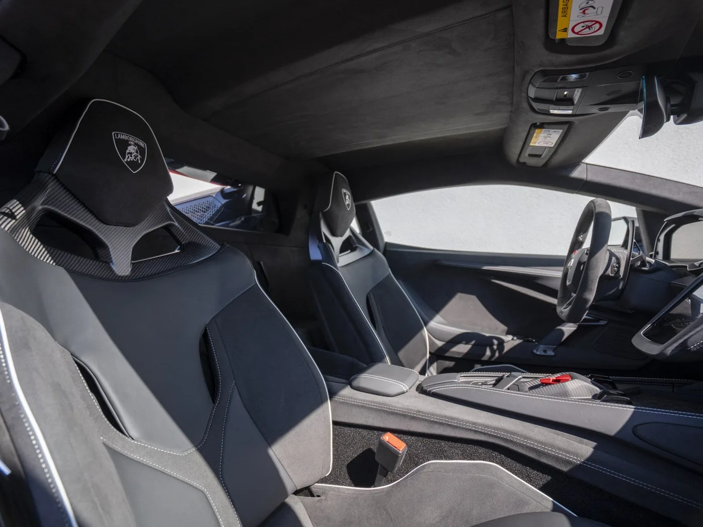2025 Lamborghini Revuelto proposée par un concessionnaire spécialisé à Singen, Allemagne, photo 13 sur 15