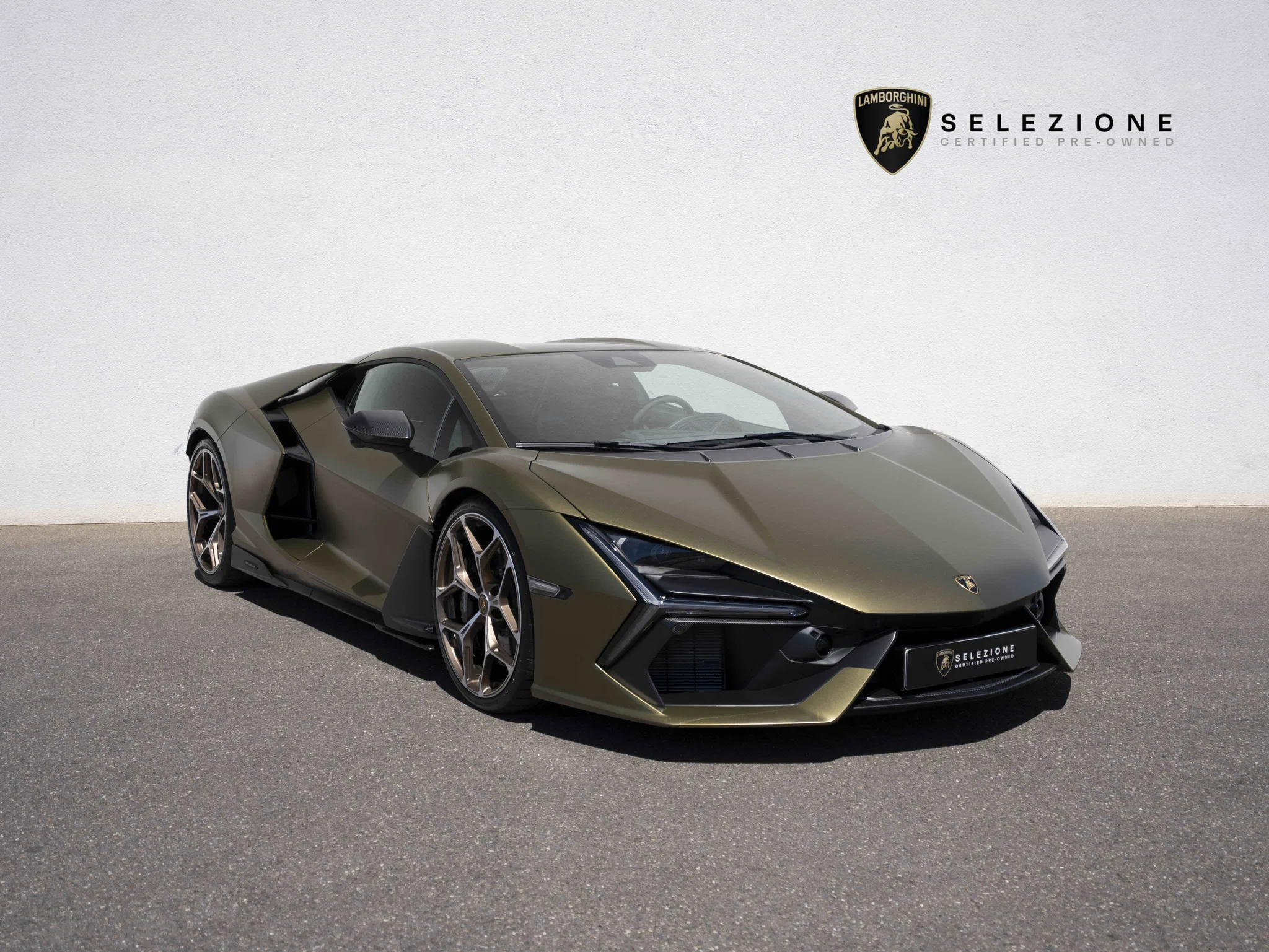 2025 Lamborghini Revuelto offered by a specialist dealer in Singen, Germany, main photo