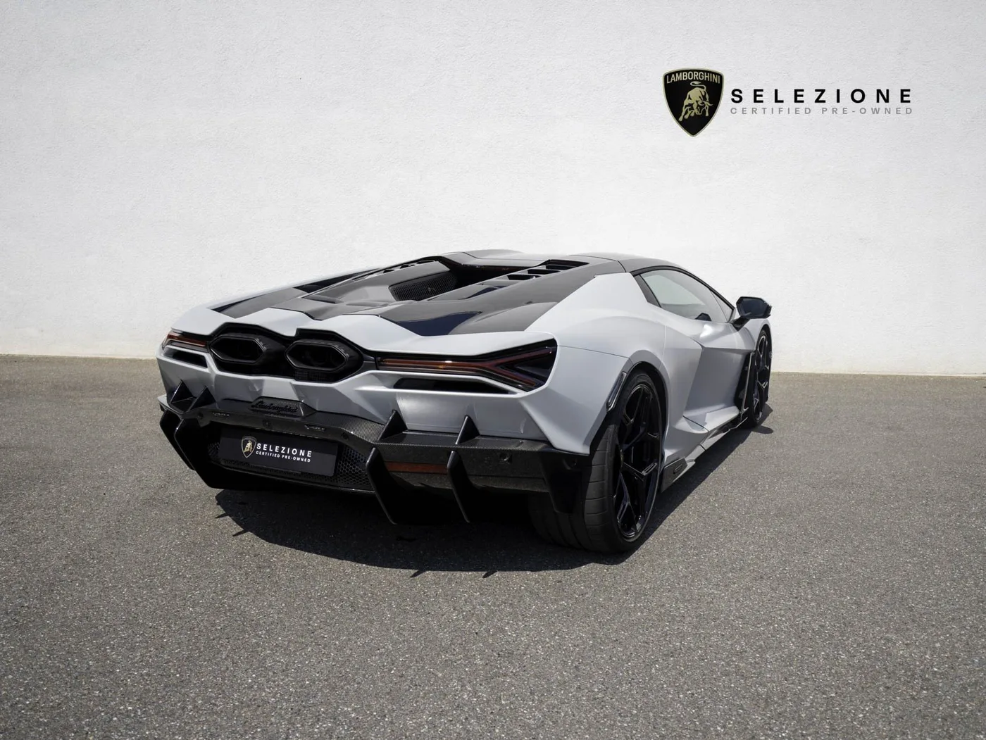 2025 Lamborghini Revuelto proposée par un concessionnaire spécialisé à Singen, Allemagne, photo 3 sur 25