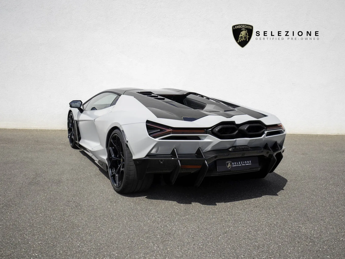 2025 Lamborghini Revuelto proposée par un concessionnaire spécialisé à Singen, Allemagne, photo 6 sur 25
