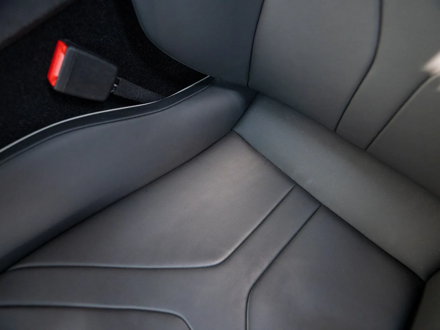2025 Lamborghini Revuelto proposée par un concessionnaire spécialisé à Singen, Allemagne, photo 16 sur 25