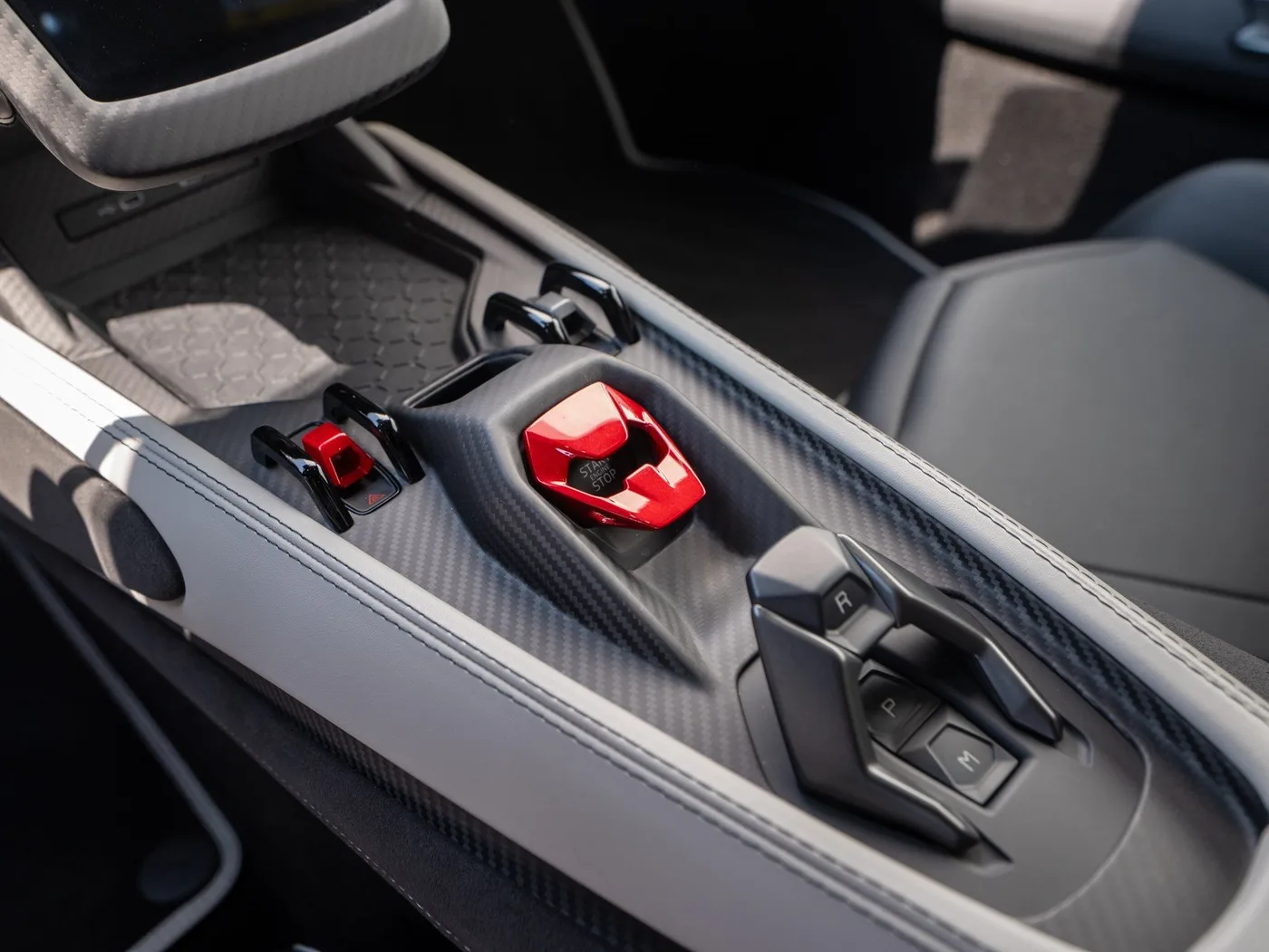 2025 Lamborghini Revuelto proposée par un concessionnaire spécialisé à Singen, Allemagne, photo 19 sur 25