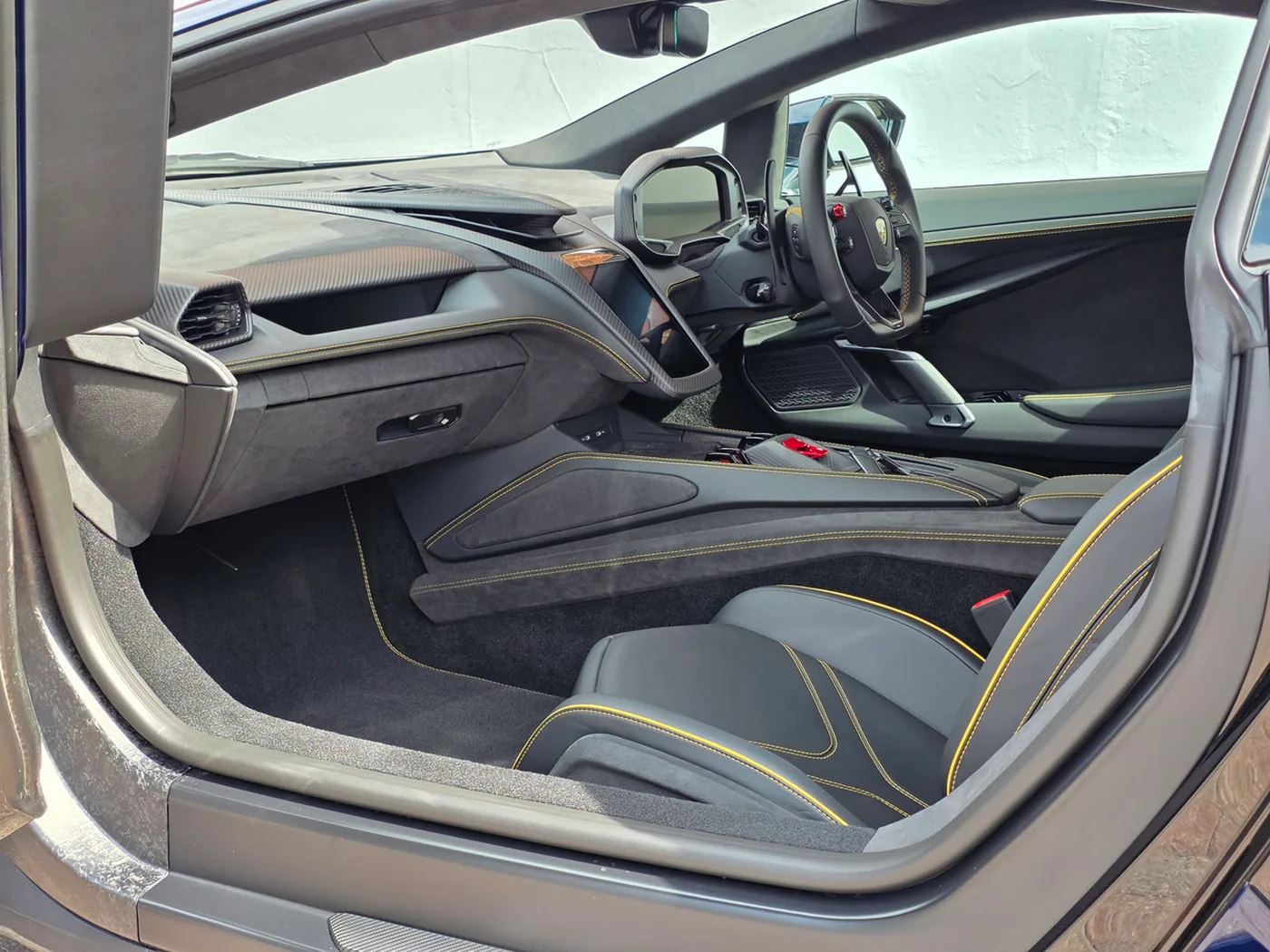 2025 Lamborghini Revuelto offered by a franchised dealer group in Pangbourne, United Kingdom, photo 6 of 20