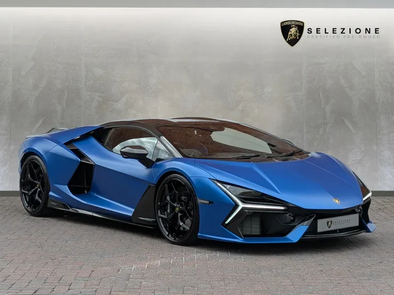 2025 Lamborghini Revuelto proposée par un groupe de concessions agréées à Pangbourne, Royaume-Uni, photo principale