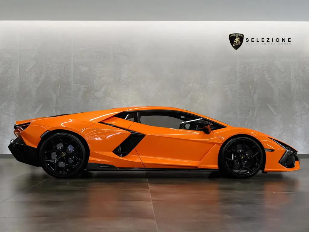 2025 Lamborghini Revuelto, 2/20