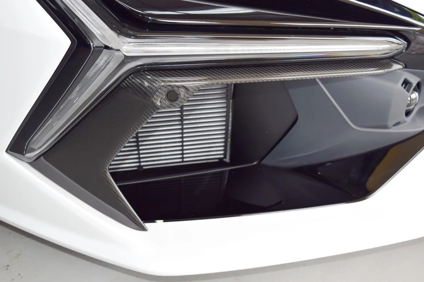 2025 Lamborghini Revuelto proposée par un concessionnaire spécialisé à Pfaffenhofen an der Ilm, Allemagne, photo 6 sur 15