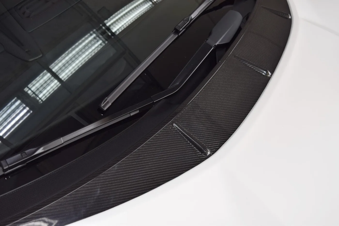 2025 Lamborghini Revuelto proposée par un concessionnaire spécialisé à Pfaffenhofen an der Ilm, Allemagne, photo 7 sur 15