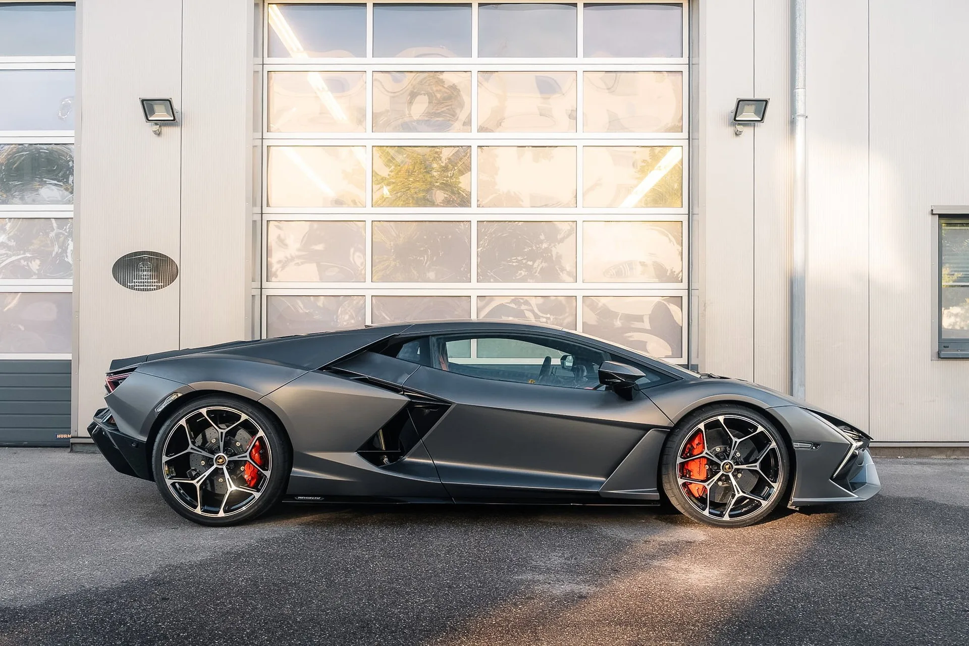 2025 Lamborghini Revuelto, 3/11