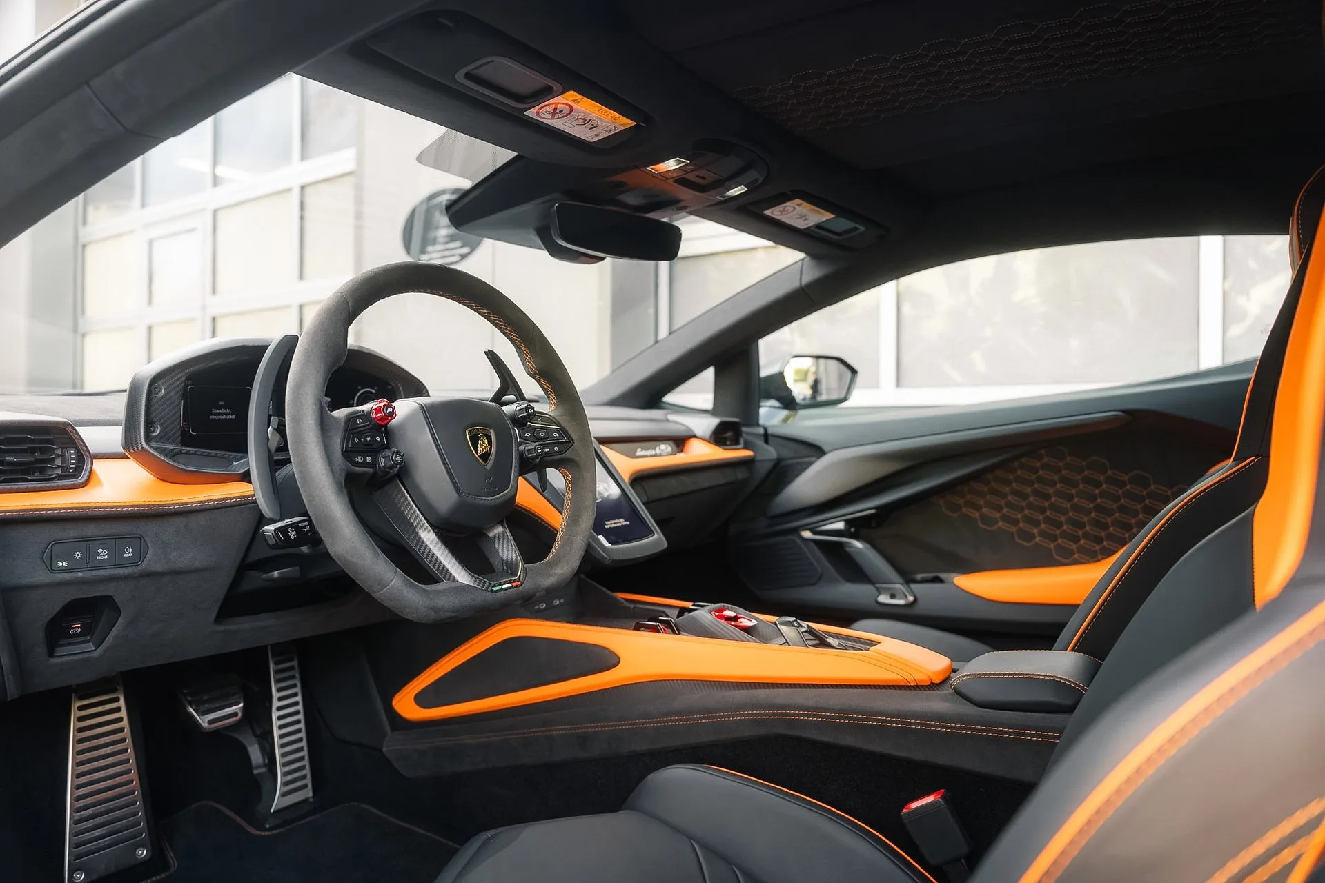 2025 Lamborghini Revuelto, 6/11