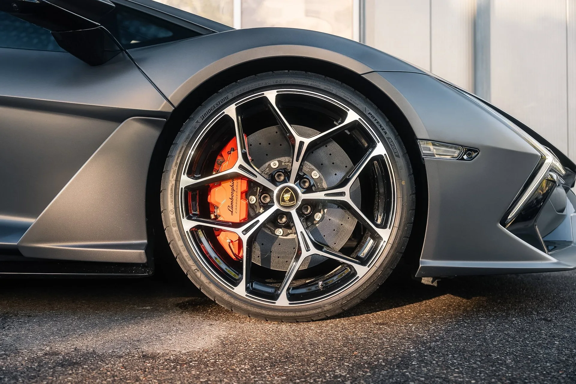 2025 Lamborghini Revuelto, 11/11