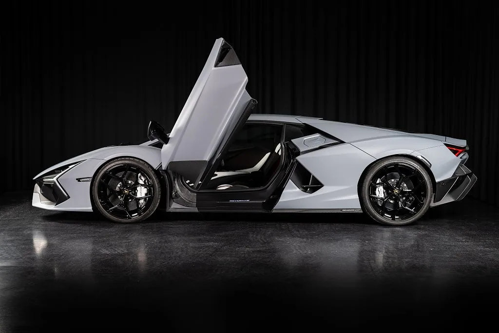 2025 Lamborghini Revuelto, 6/26