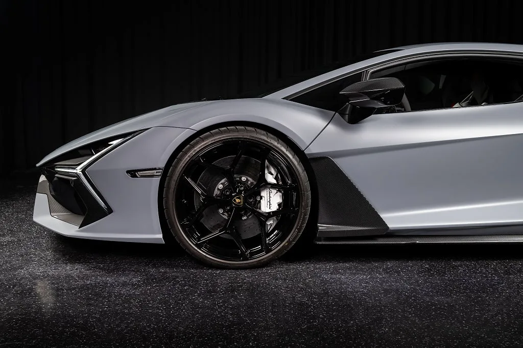 2025 Lamborghini Revuelto, 7/26