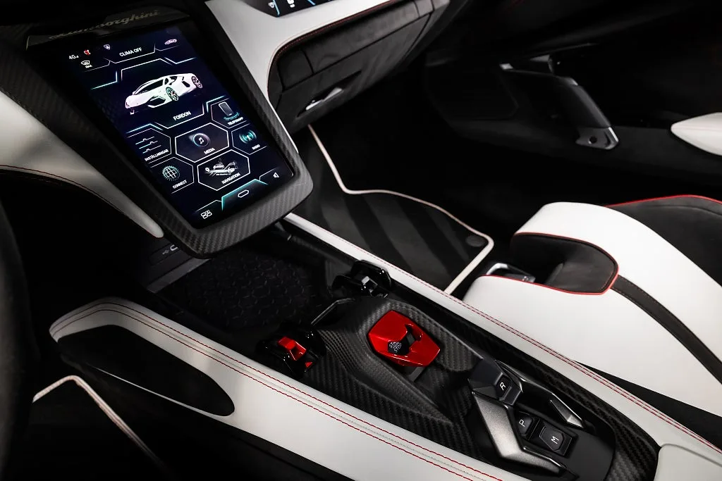 2025 Lamborghini Revuelto, 25/26