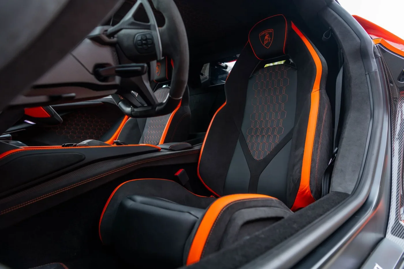 2025 Lamborghini Revuelto proposée par un spécialiste de la supercar à Gronau, Allemagne, photo 17 sur 25