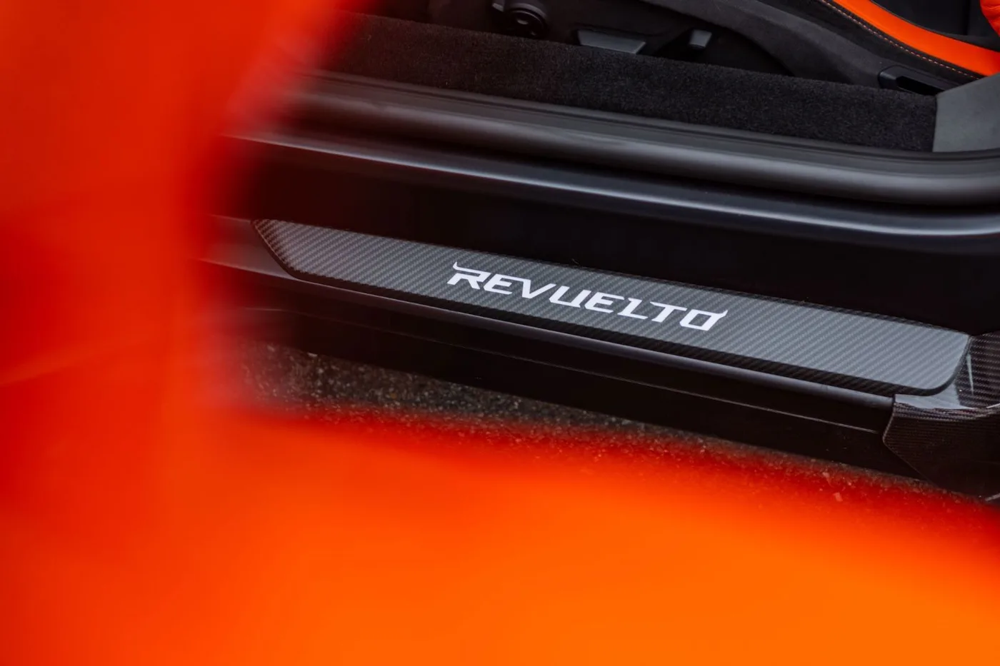 2025 Lamborghini Revuelto proposée par un spécialiste de la supercar à Gronau, Allemagne, photo 18 sur 25
