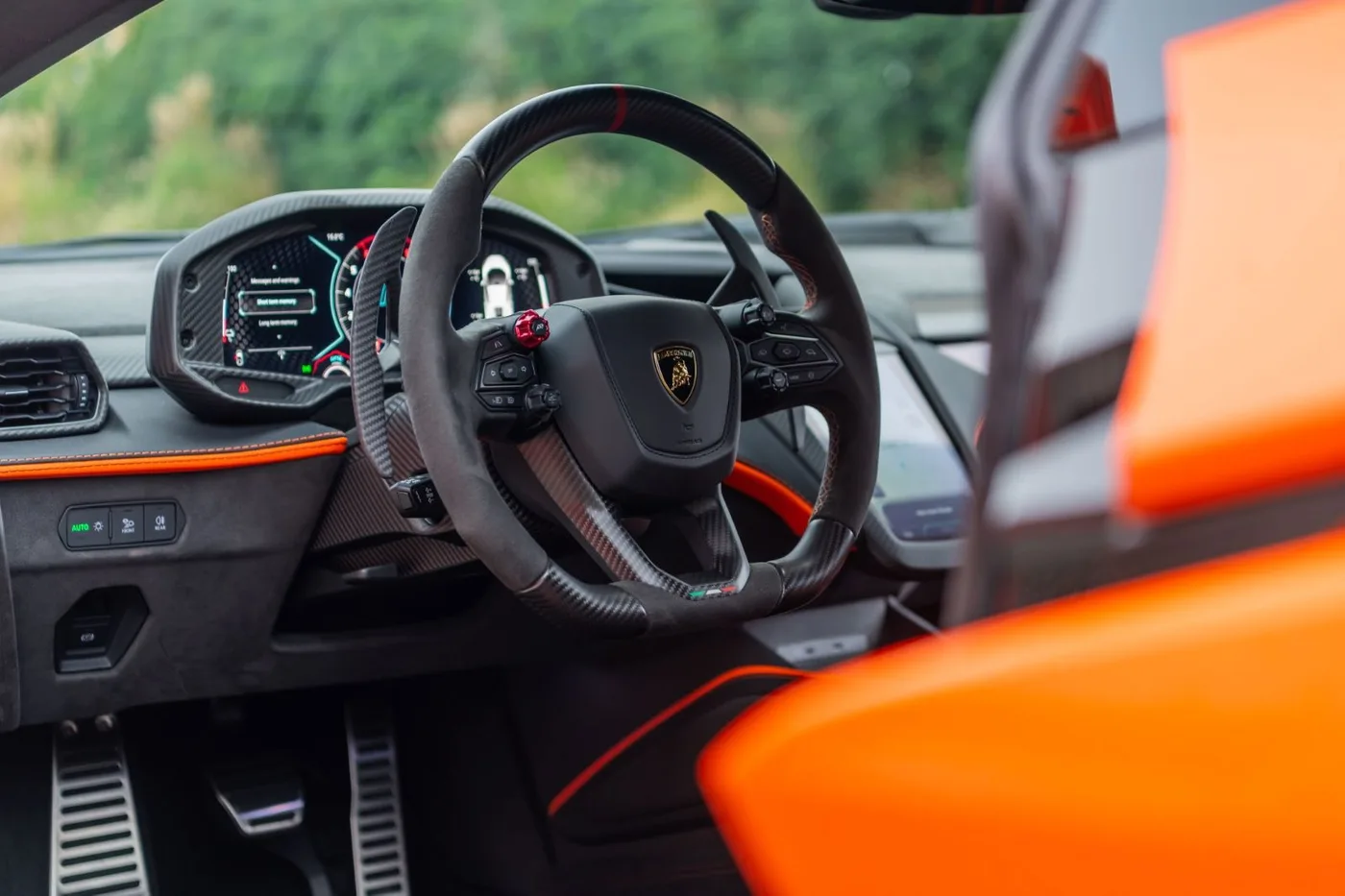 2025 Lamborghini Revuelto proposée par un spécialiste de la supercar à Gronau, Allemagne, photo 19 sur 25