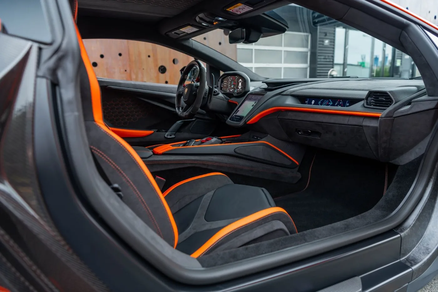 2025 Lamborghini Revuelto proposée par un spécialiste de la supercar à Gronau, Allemagne, photo 23 sur 25