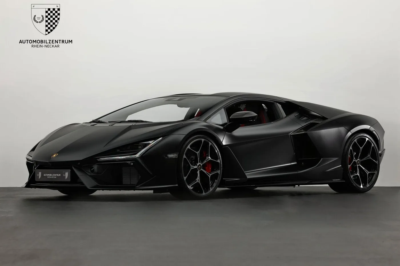 2025 Lamborghini Revuelto offered by a supercar dealer in Viernheim, Germany, photo 3 of 25