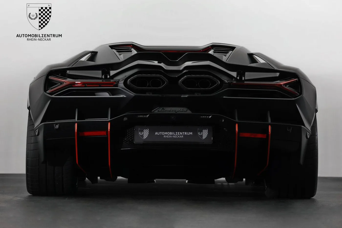 2025 Lamborghini Revuelto offered by a supercar dealer in Viernheim, Germany, photo 7 of 25