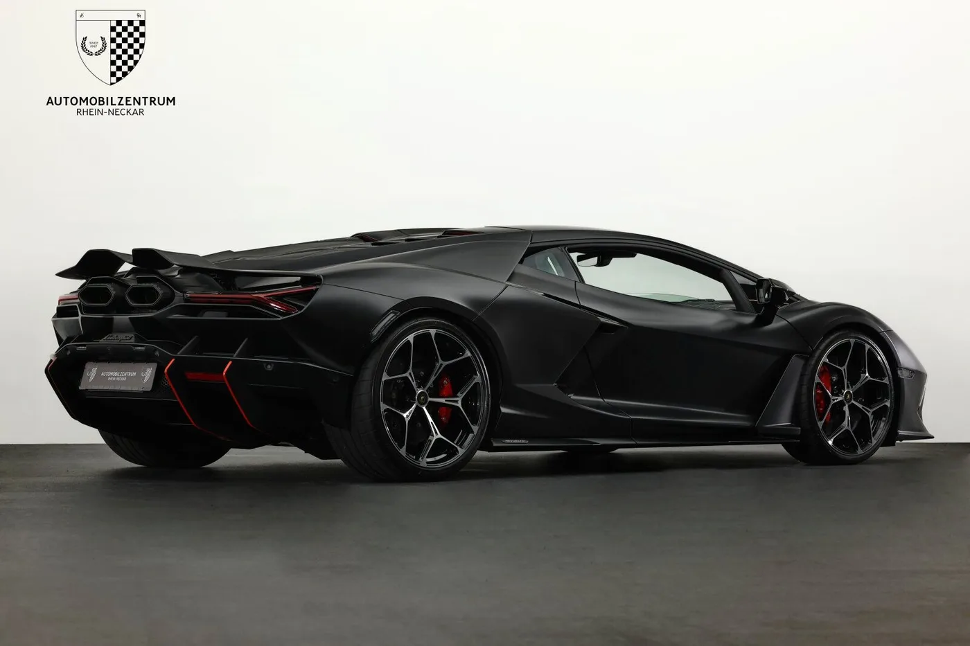 2025 Lamborghini Revuelto offered by a supercar dealer in Viernheim, Germany, photo 9 of 25